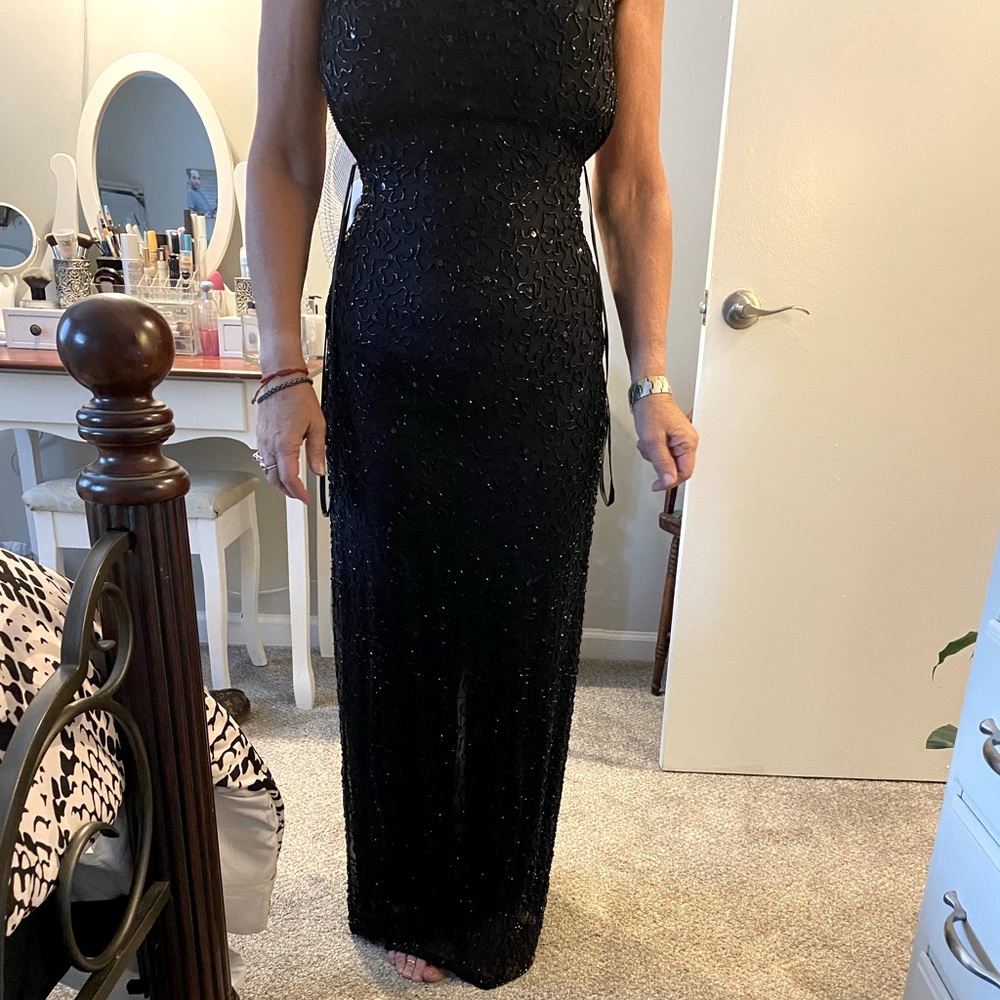 BLACK SPARKLE BEADED GOWN 👗✨